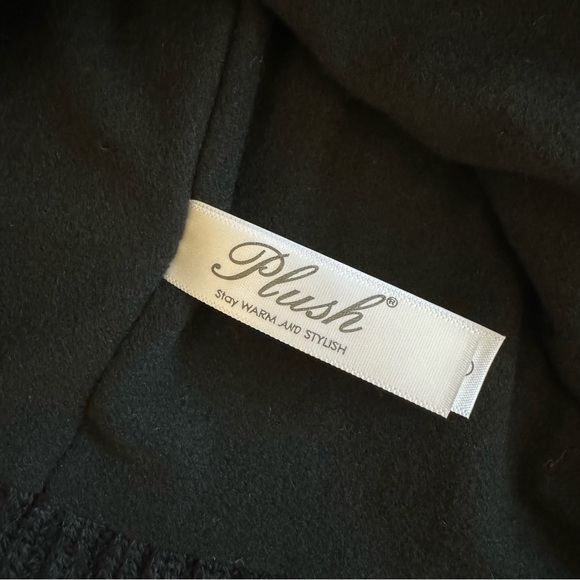 Plush - Ribbed Fleece Lined Beanie  black women - Picture 2 of 11